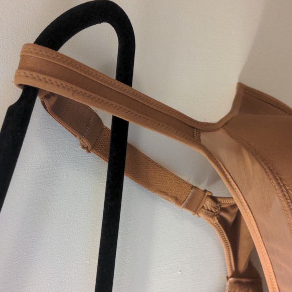 BALI Brown Tan Bra with Underwire, No Padding 40DD EUC - Picture 8 of 13